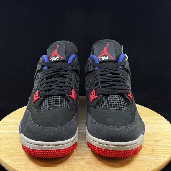 Athletic_Shoes